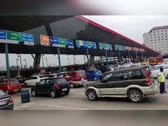 अब सरकारी अफसरों को भी देना पड़ सकता है टोल टैक्स, नियमों में बदलाव करने की तैयारी, जान लें जरूरी बात
