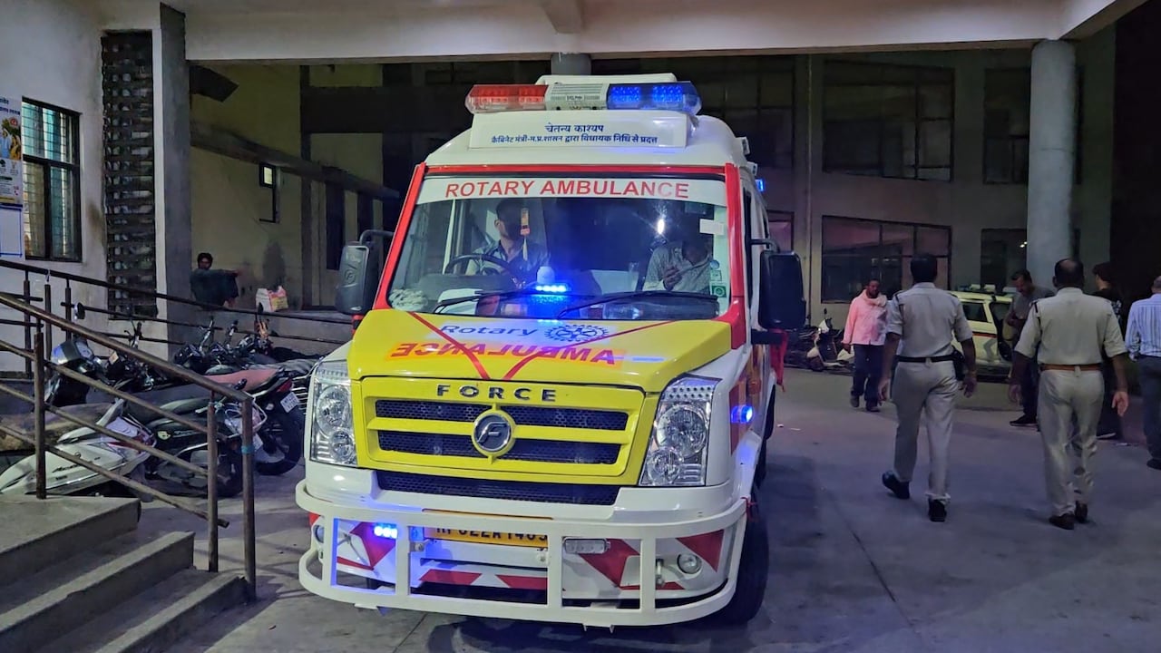 MP: मुहर्रम के जुलूस में हाईटेंशन लाइन से टकराया ताजिया, करंट लगने से तीन की मौत; 10 से ज्यादा झुलसे