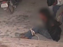 गोपालगंज: मोबाइल चोरी के शक में नाबालिग को रस्सी से बांधा, बेल्ट से पीटा; वीडियो वायरल