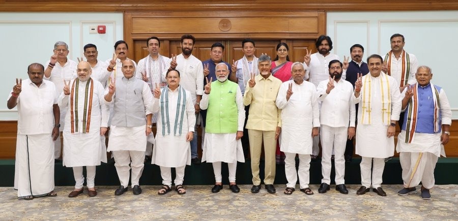संसद भवन में दो तिहाई बहुमत जुटाने में जुटा एनडीए 