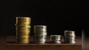 Gold, Silver Prices In Red Amid Fed Pivot Fears: Should You Buy On Dips?