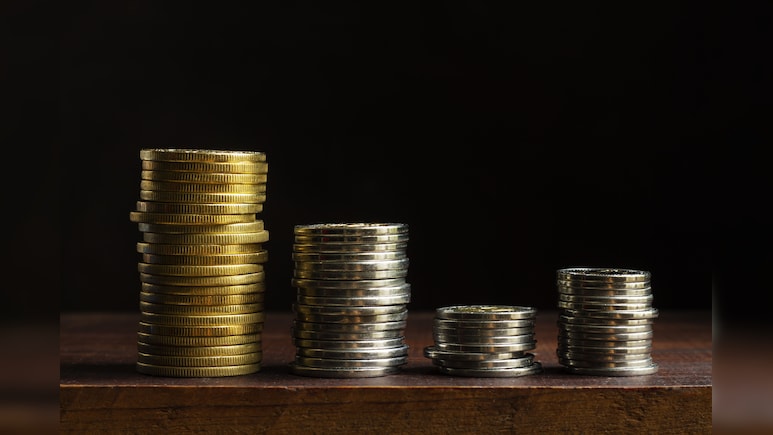 Gold, Silver Prices In Red Amid Fed Pivot Fears: Should You Buy On Dips?
