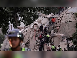 एक साथ डोली दो देशों की धरती, वेनेजुएला में 7.5 के भूकंप के बाद गिरी इमारतें, जापान में 6.9 से थर्रायी जमीन