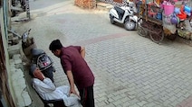 बेटे ने 72 साल के बाप को बेरहमी से पीटा, पुलिस ने किया अरेस्‍ट, पिता ने कहा- 