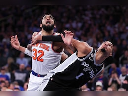 San Antonio Spurs Edge New York Knicks 115-111 In NBA Finals As Donald Trump Booed