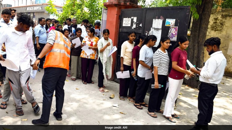 NEET UG Exam: NTAचा ढिसाळ कारभार थांबेना! नागपूरच्या विद्यार्थ्याला 'या' देशातील परीक्षा केंद्र, पालक चक्रावले