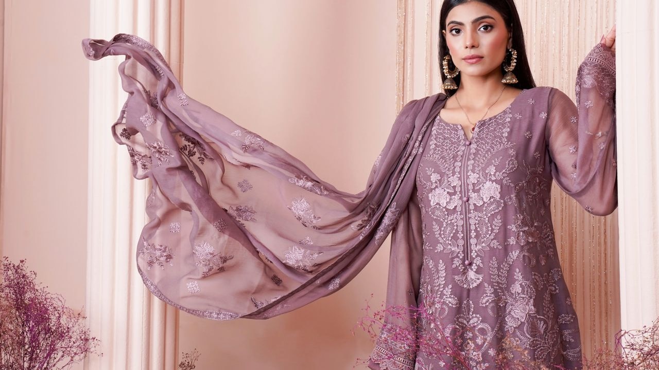 Read why ethnic wear often feels uncomfortable after a few hours