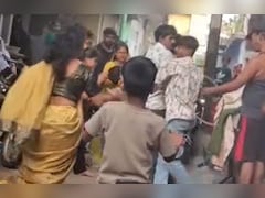 लव मैरिज के बाद पत्नी को दूसरे से हुआ प्यार, समझाने गए पति-बहन को ससुराल वालों ने जमकर पीटा- VIDEO 
