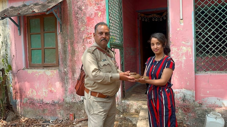 कटनी में मिला ढाई करोड़ रुपये का सांप, जानें- क्या है रेड सैंड बोआ स्नेक की खासियत