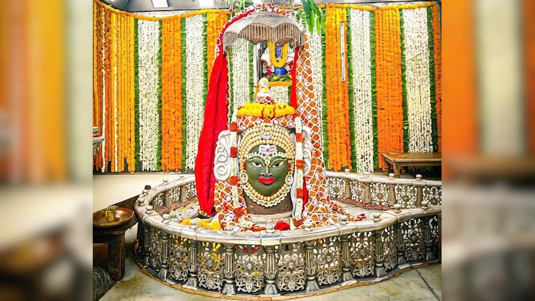 144 करोड़ से ज्यादा आय; महाकाल मंदिर में दान का नया रिकॉर्ड, लड्डू प्रसादी व दान से तीन गुना हुई कमाई