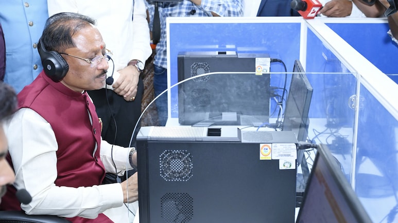 छत्तीसगढ़ मुख्यमंत्री साय ने समझी सीएम हेल्पलाइन की प्रक्रिया, शिकायतकर्ता से कॉल पर की बात, अधिकारियों को दिए निर्देश &nbsp;