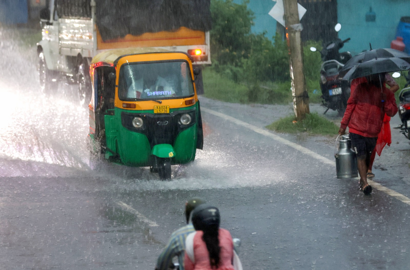 Weather Today Live Updates: Rain, Strong Winds In Delhi; Wet Conditions Likely To Persist For Next 2 Days