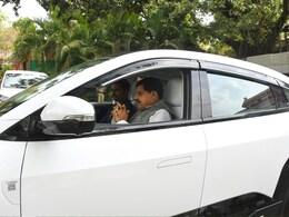 काफिले में EV Car शामिल करने वाले पहले CM बने मोहन यादव, नंबर प्लेट पर 'विकसित भारत 2047' की झलक