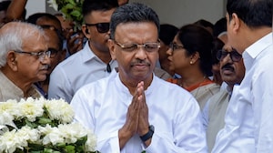 TMC Crisis Deepens: Firhad Hakim Quits as Kolkata Mayor Amid Party Turmoil