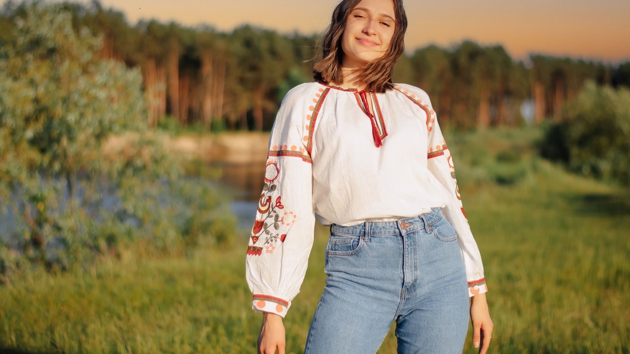 Stylish cotton tops that make summer styling easy and effortless Stylish cotton tops that make summer styling easy and effortless