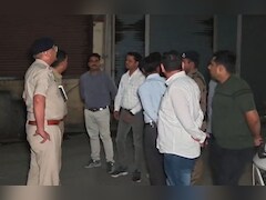 पुलिस बनकर आए लुटेरे: इंदौर में कलेक्शन एजेंट से 30 लाख की लूट, CCTV में कैद पूरी वारदात