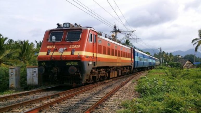 मुंबई हावड़ा रूट पर 7 मीटर सिग्नल केबल चुराया, दो महिलाएं गिरफ्तार; प्रभावित हुई थी 19 ट्रेनें