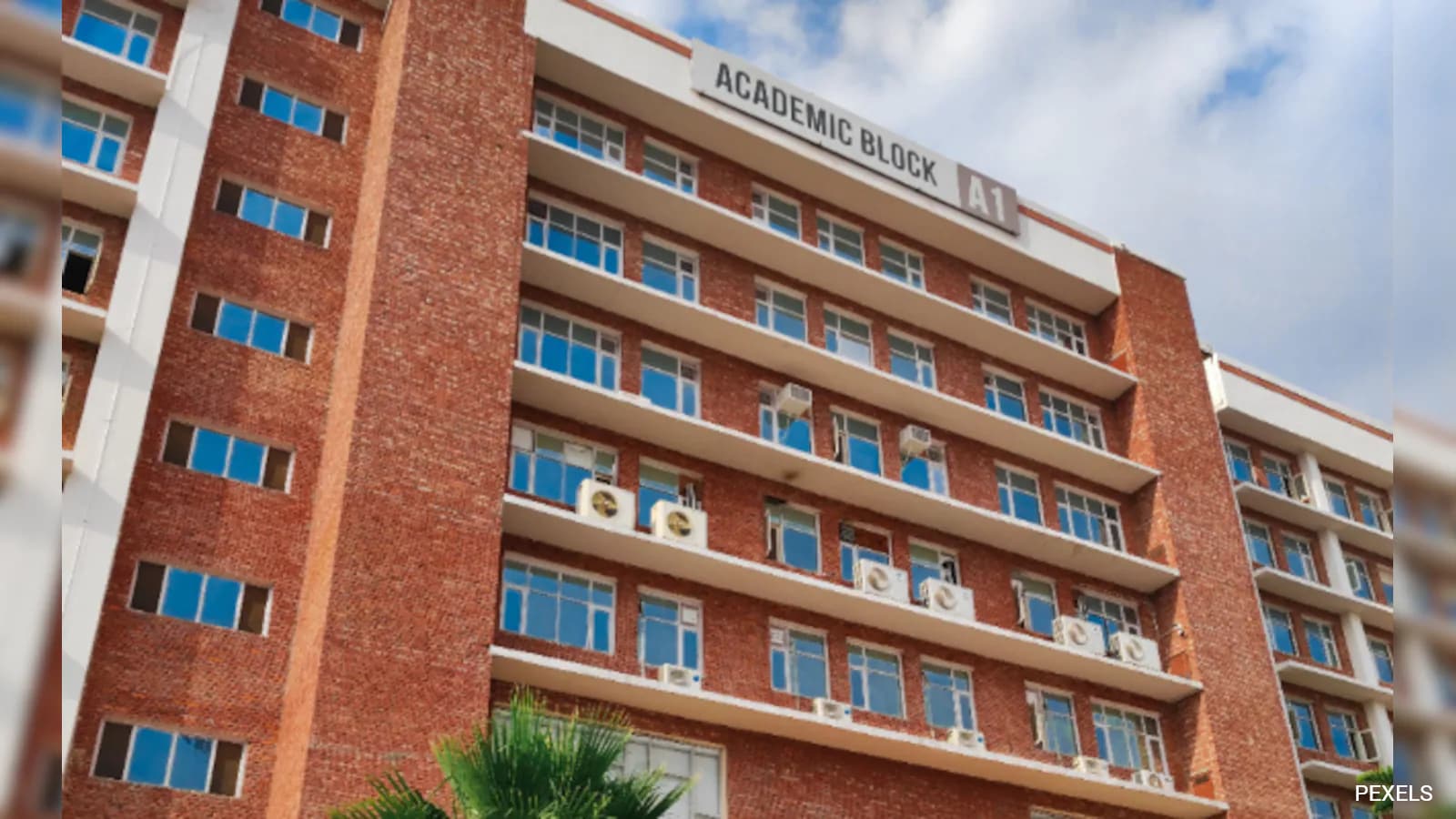 Jaipur Institute Malaviya National Institute of Technology (MNIT) Ordered To Refund Rs 94,000 Fee, Compensate Student Who Chose IIT Mandi