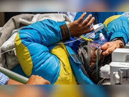 एवरेस्ट की चोटी से लापता नेपाली गाइड 6 दिन बाद रेंगकर लौटा वापस, सबने मान लिया था मर चुका