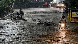 '2 Hours To Travel 5 Km': Hyderabad Rains Trigger Massive Waterlogging, Traffic Jams; Two Killed