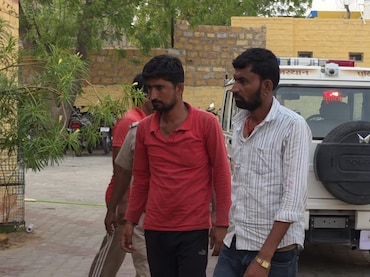जैसलमेर में ड्रग तस्करी के खिलाफ सबसे बड़ी कार्रवाई, करोड़ों की MDMA, स्मैक और अफीम के साथ 2 गिरफ्तार