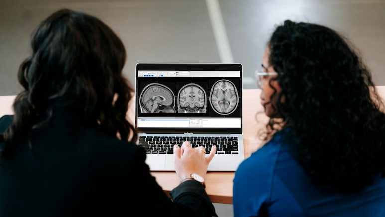 Doctors Suspected Brain Cancer In Spanish Man With Chronic Headaches. Scans Revealed Otherwise