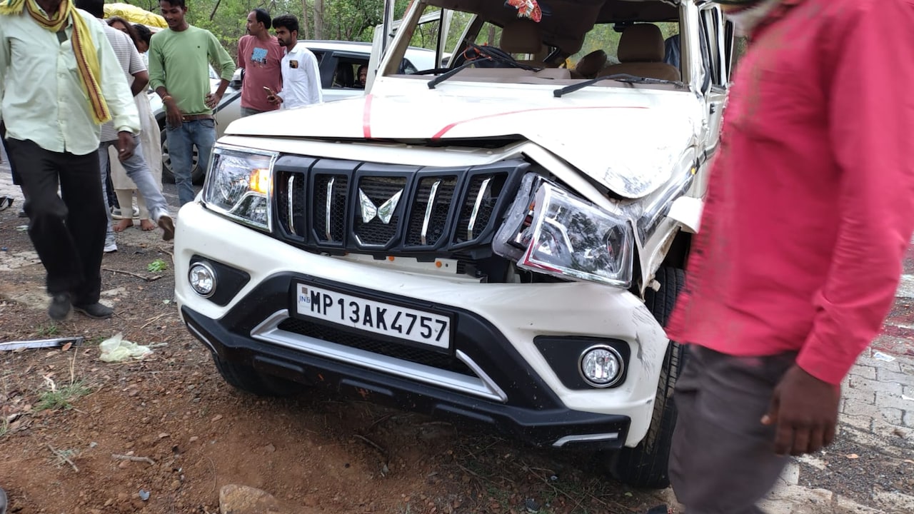 Road Accident: पचमढ़ी स्टेट हाइवे पर भीषण सड़क हादसा, 5 की मौके पर ही मौत और दो हुए घायल
