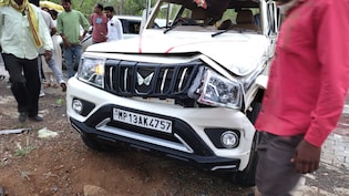 Road Accident: पचमढ़ी स्टेट हाइवे पर भीषण सड़क हादसा, 5 की मौके पर ही मौत और दो हुए घायल