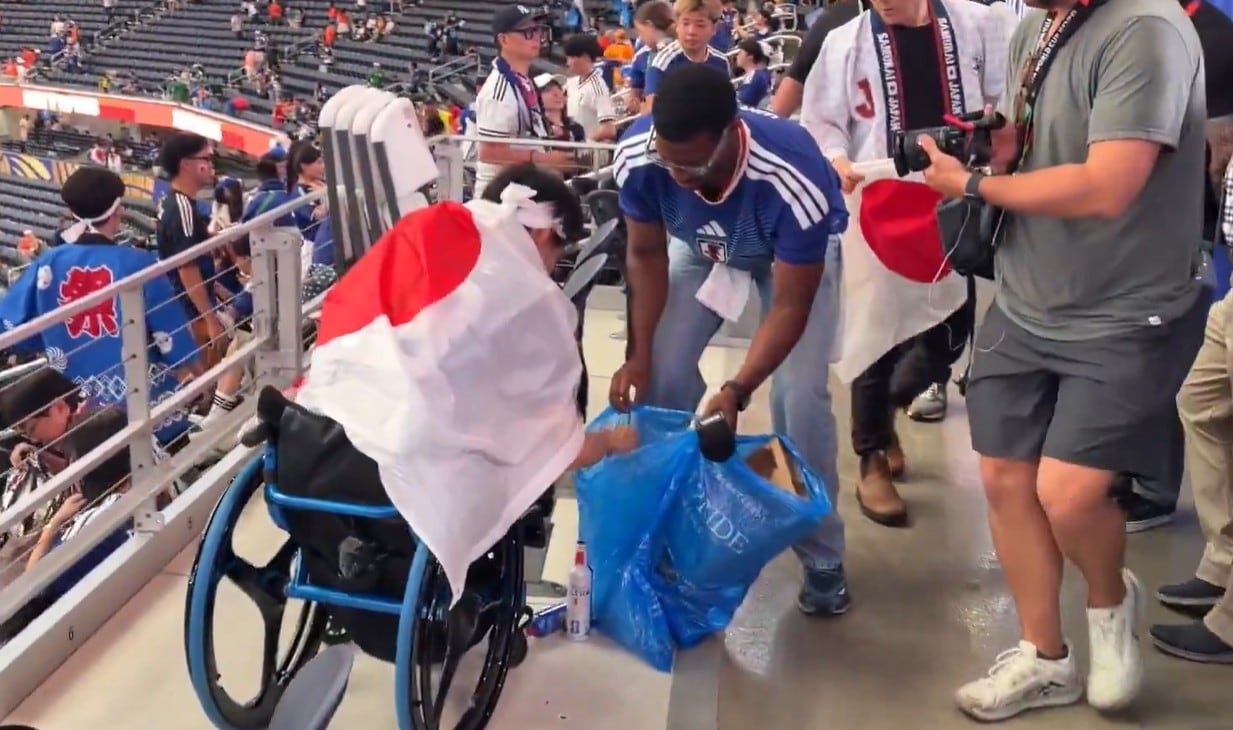 Wheelchair-Bound Japan Fan Cleans Up After World Cup Match vs Netherlands