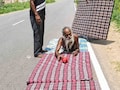 22 साल से खड़े-खड़े सो रहे हैं ये संत, अब मां वैष्णो के दरबार के लिए शुरू की 850 KM कनक दंडवत यात्रा