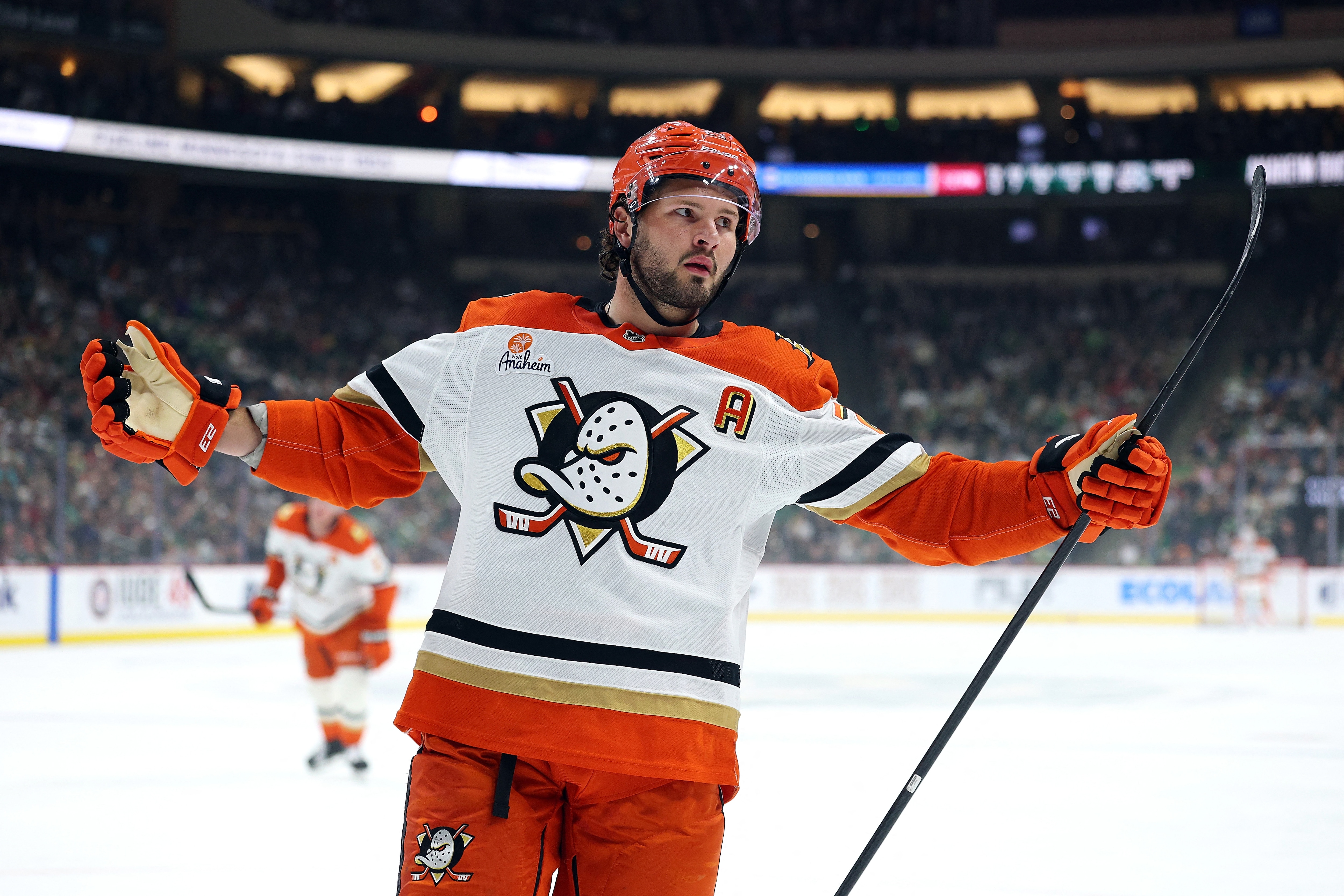 Insider suggests Mason McTavish trade talks amid uncertainty around Dylan Larkin