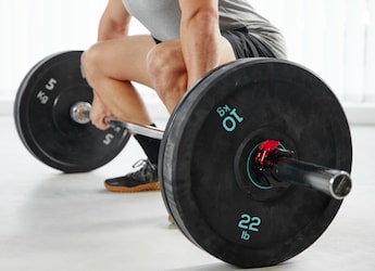People Who Lift Weights Live Longer - New Study