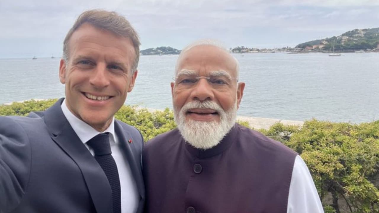 राष्ट्रपति मैक्रों ने पीएम मोदी को जब हिंदी में दी शुभकामनाएं, प्रधानमंत्री बोले- आपको भी टाइम लेकर आना है