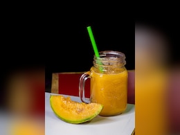 Muskmelon Sharbat Recipe: चिलचिलाती गर्मी में शरीर को रखेगा ठंडा, मिनटों में बनाएं खरबूजे का शरबत