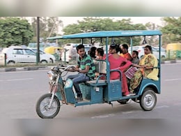 दिल्ली में ई-रिक्शा के लिए आए नए नियम: पुराना ई-रिक्शा कबाड़ में दें, मिलेंगे 35,000 रुपये, जानें पूरी डिटेल