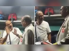 शताब्दी ट्रेन में टपकती छत देख भड़का यात्री, सोशल मीडिया पर वायरल हुआ वीडियो