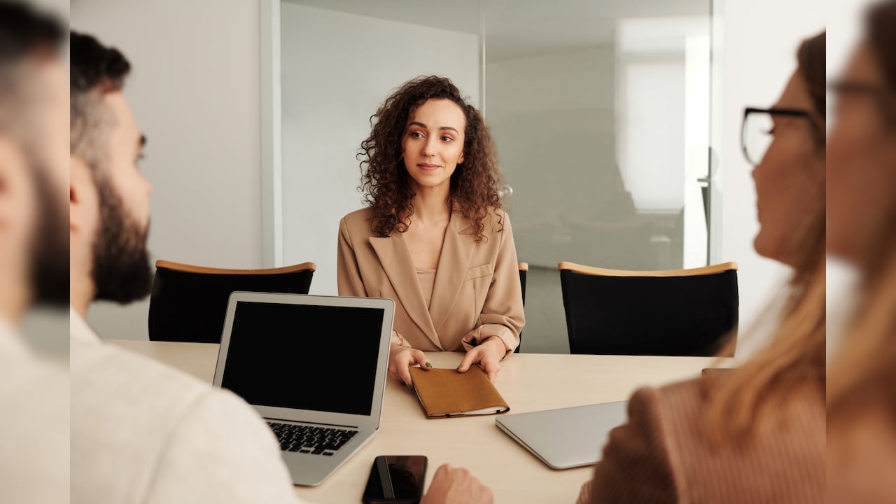 AI job interview क्‍या है, इसमें किस तरह के सवाल पूछे जाते हैं, कैसे करें तैयारी