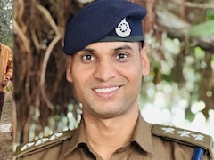 DSP की पत्नी एक फेसबुक पोस्ट ने बदल दी जिंदगी, दिलचस्प है इनकी शादी की कहानी