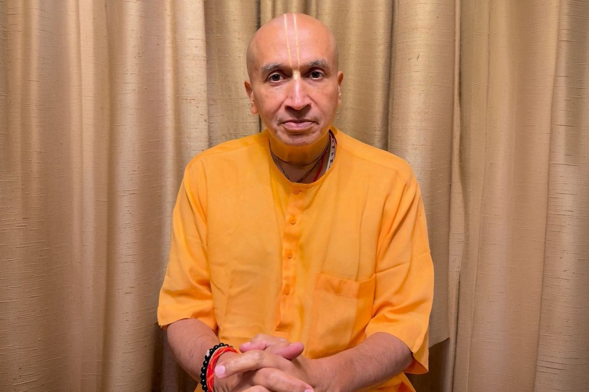 Gauranga Das Shares Powerful Lesson On Commitment And Long-term Relationships
