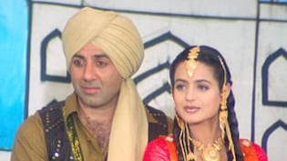 Sunny Deol Celebrates 25 Years Of <i>Gadar</i>: '<i>Yeh Gaddi Aage Bhi Chalti Rahegi</i>'