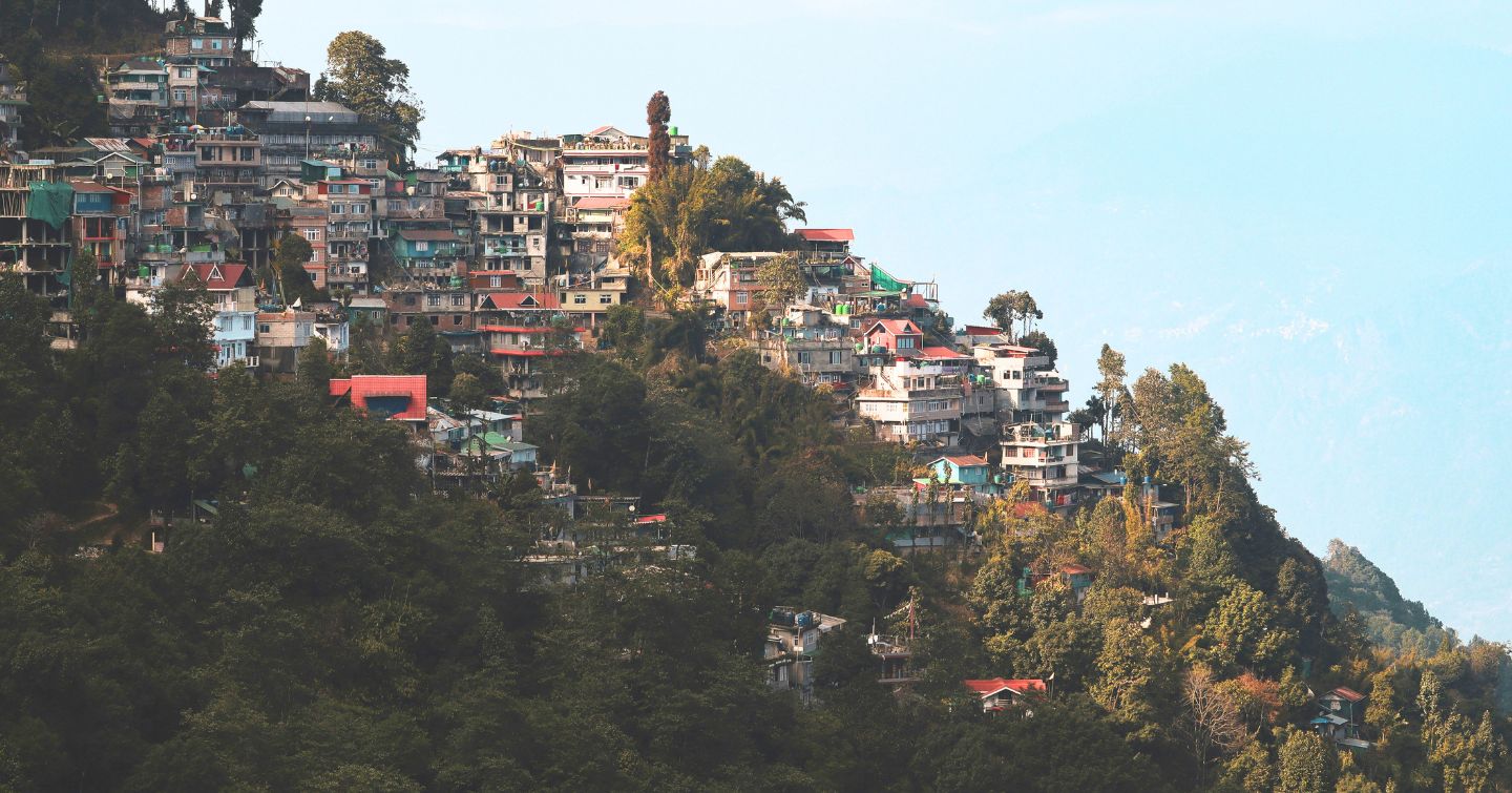 8 Hill Stations In India Where You Literally Stand Above The Clouds