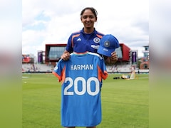 मैदान पर उतरते ही हरमनप्रीत कौर ने रचा इतिहास, T20I में 200 मैच खेलने वाली दुनिया की पहली क्रिकेटर बनीं