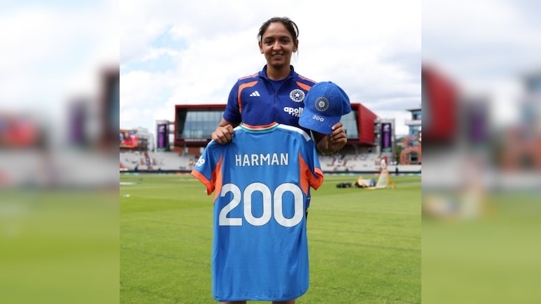मैदान पर उतरते ही हरमनप्रीत कौर ने रचा इतिहास, T20I में 200 मैच खेलने वाली दुनिया की पहली क्रिकेटर बनीं