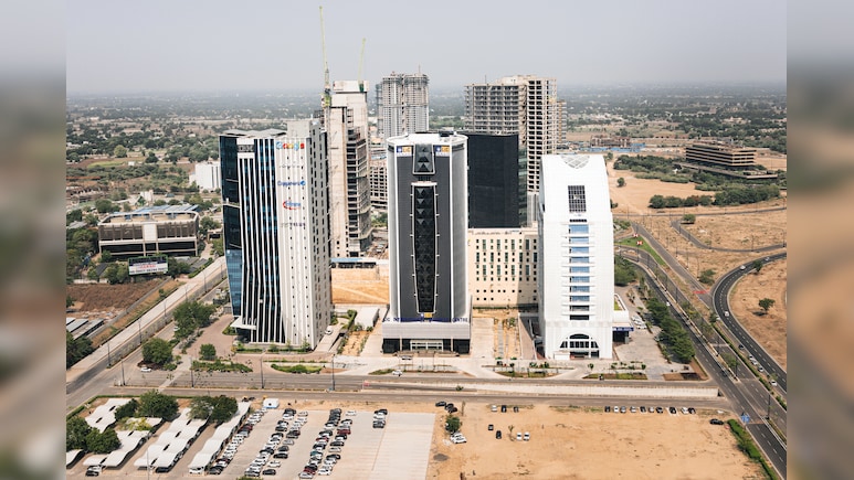 Talent Fight Heats Up in GIFT City as DBS, StanChart Chiefs Quit