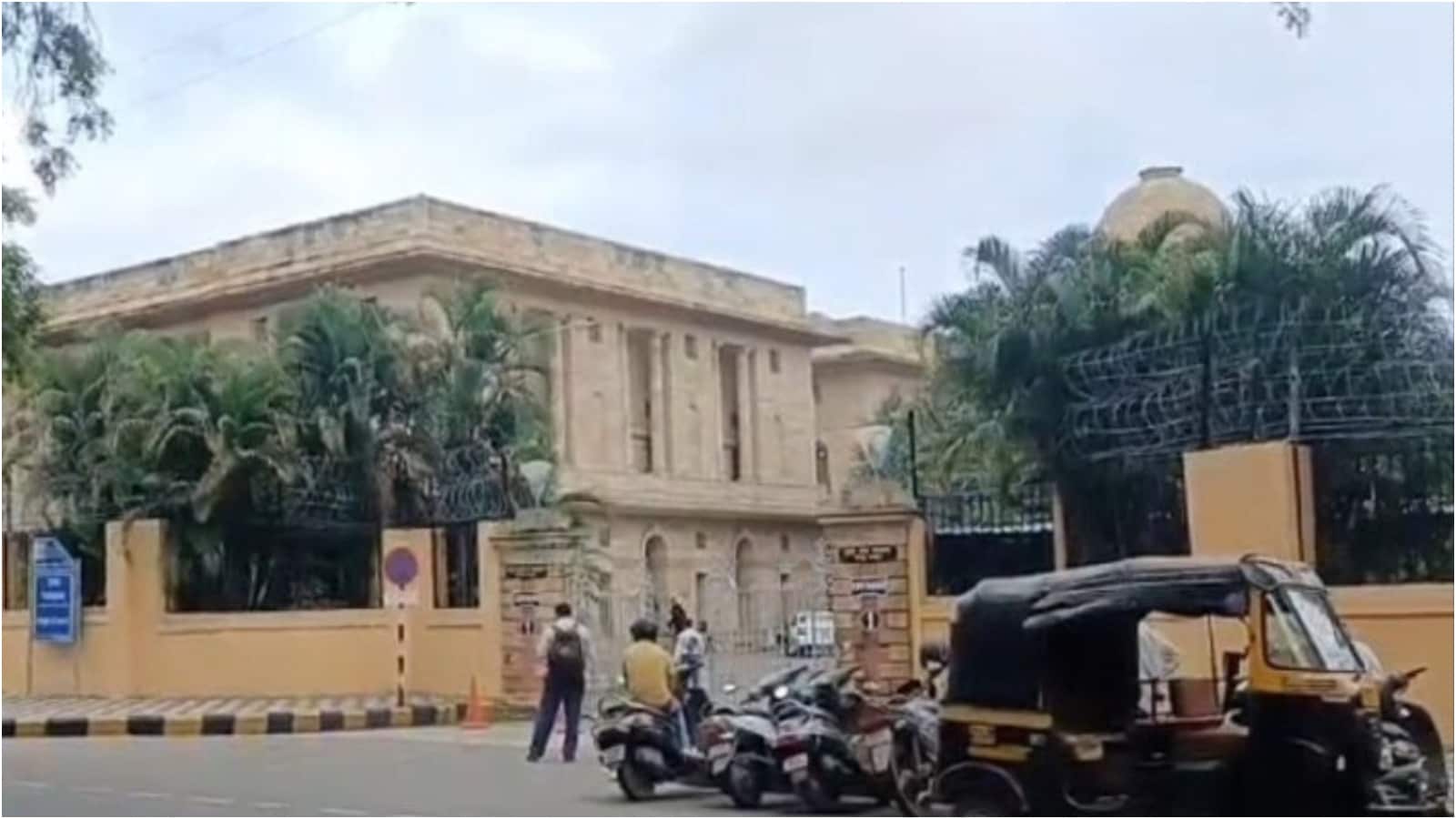 बेरोजगारी का बहाना बनाकर बच्चों को गुजारा भत्ता देने से नहीं
