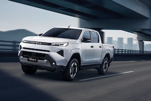 New Toyota Hilux Spotted In India During TVC Shoot, Launch Expected Soon