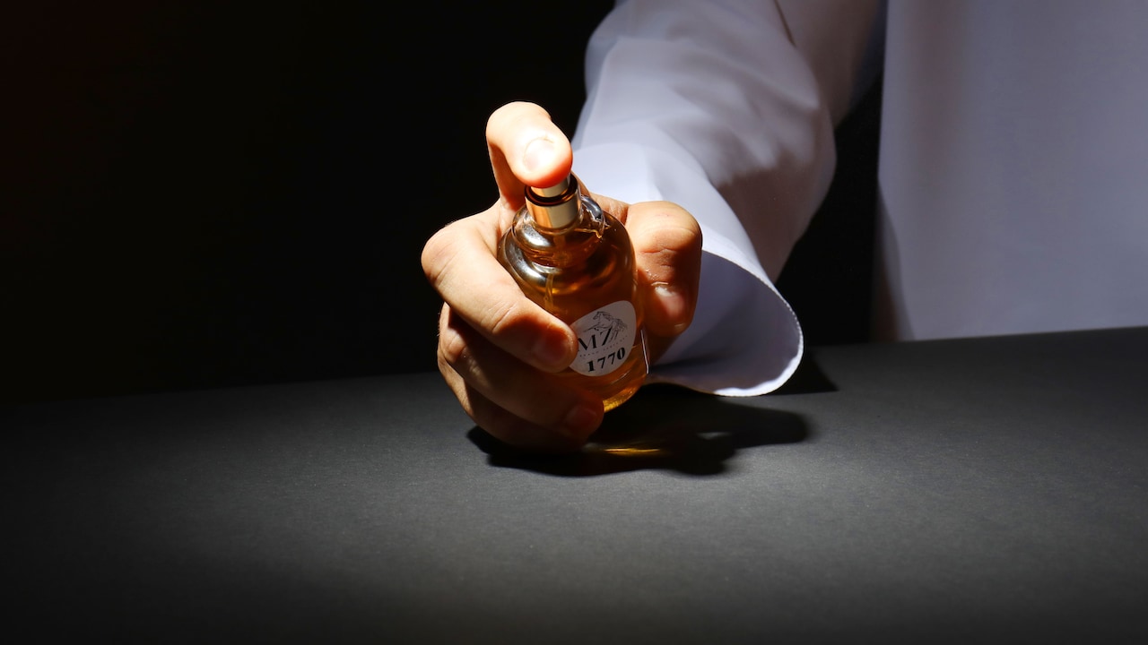 How To Choose A Mens Perfume That Stays Fresh In Humid Weather