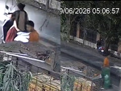 सुबह 5 बजे स्कूटी से आई महिला, पीछे से उतरा लड़का और चुरा ले गया कचरे का डब्बा, वीडियो 