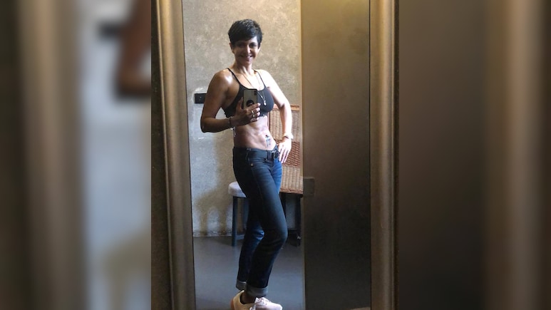 Mandira Bedi's Secret To A Strong Core At 54? This 6-Exercise Ab Routine