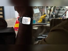 ऑटो ड्राइवर का 'स्मार्ट' पेमेंट तरीका हुआ वायरल, घड़ी पर दिखाया QR कोड, यूजर्स बोले- यही है असली 'स्मार्टनेस'